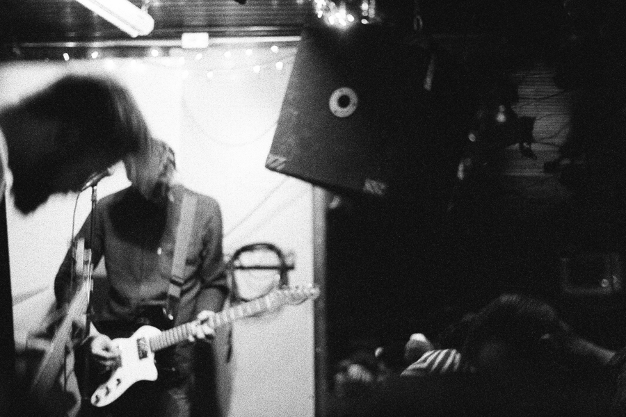 Film-Friday-9(3-7)-5-Cloakroom-band-live-music-performance-film-ilford-3200-photo